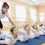 Детская школа балета в Санкт-Петербурге «Новый Театр Танца» создана специально для обучения детей хореографии, современнму танцу, а также актерскому мастерству и их практическому применению на профессиональной сцене. В школе «Новый Театр Танца» целенаправлено занимаются подготовкой юных артистов к выходу на большую сцену Мариинского, Эрмитажного и других славных театров.