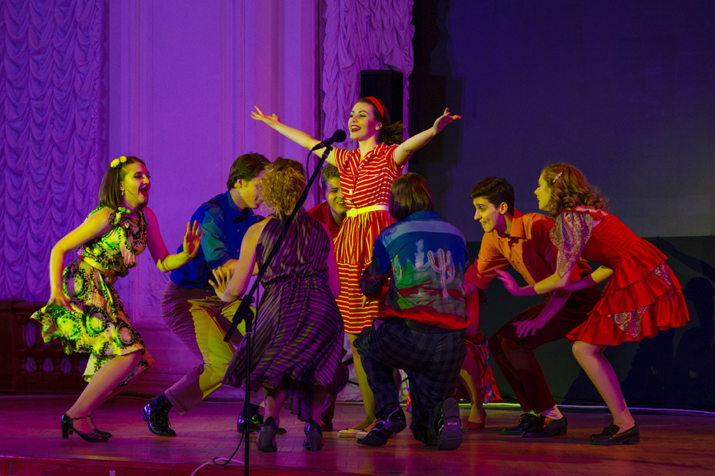 Экспериментальные постановки, необычный взгляд на привычный сюжет, захватывающая игра актеров — самый древний вид искусства сегодня может быть бесплатным и интересным одновременно в этих театрах: