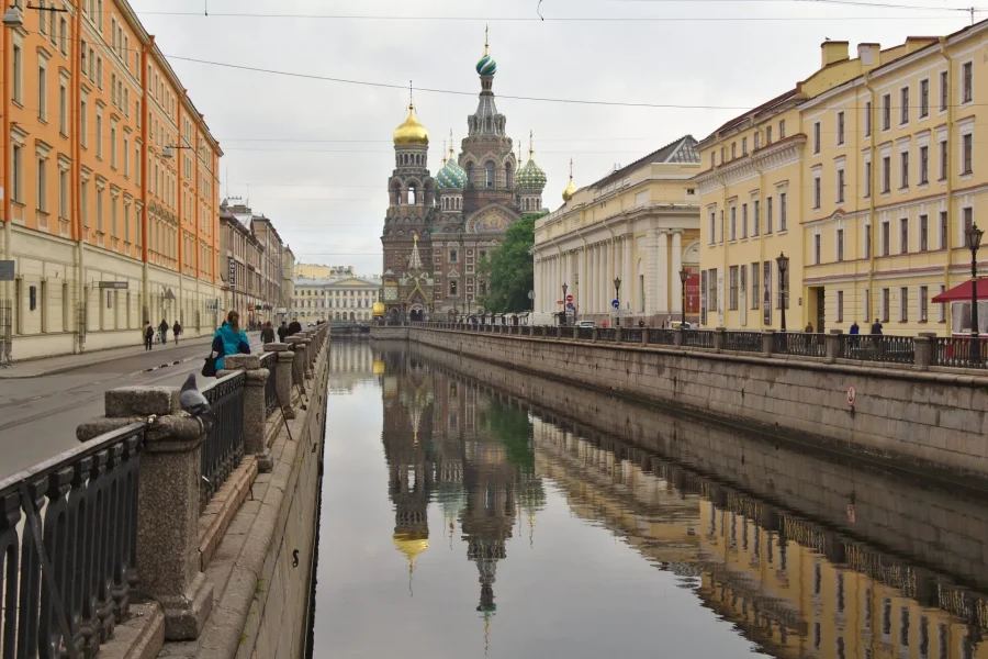 Крупнейшая в Европе коллекция мозаик, мистические совпадения и архитектурные тайны собора, построенного на месте гибели Александра II.