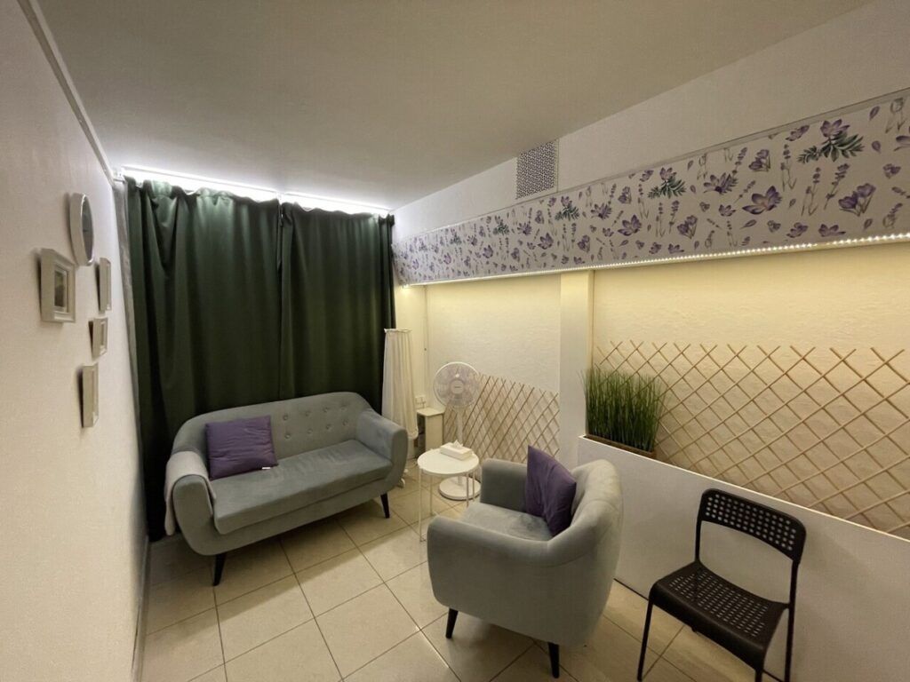 Вместо офиса и дома — комфортные и стильные рабочие пространства, где только вы, тишина и ноутбук. Ну и еще пара-тройка горящих дедлайнов, куда же без них. Питер Online составил подборку мест, где можно спокойно поработать, устроить совещания, провести занятия и подготовиться к экзаменам.