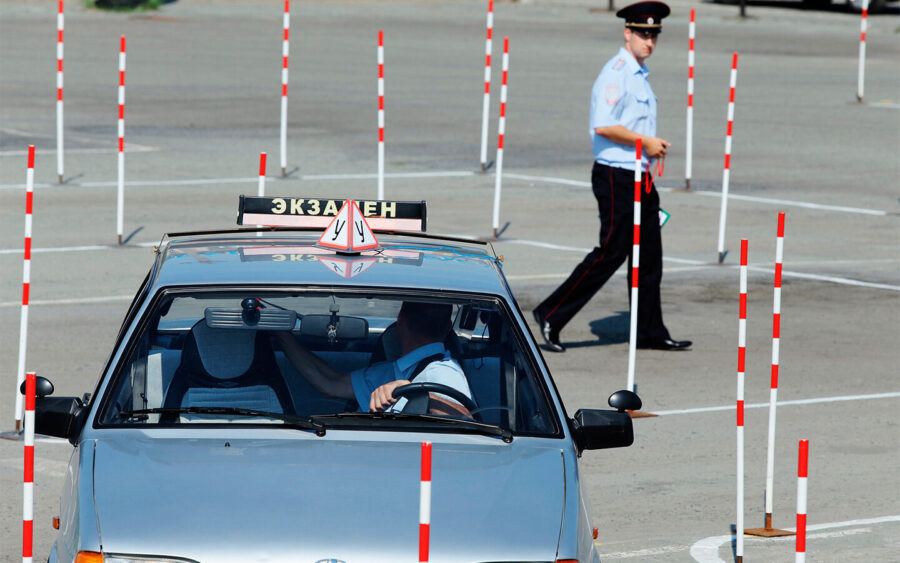 Рекомендации инструкторов лучших петербургских автошкол: как подготовиться к теории и практике и сдать экзамен в ГИБДД с первой попытки.