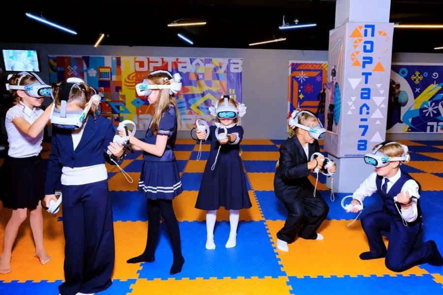 Лучшие клубы виртуальной реальности Санкт-Петербурга для празднования дня рождения. Игры, аренды залов, варианты для детей и взрослых — подборка актуальных мест для яркого события.