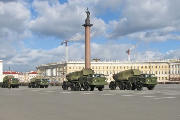 u0412 u0446u0435u043du0442u0440u0435 u041fu0435u0442u0435u0440u0431u0443u0440u0433u0430 u043eu0433u0440u0430u043du0438u0447u0430u0442 u0434u0432u0438u0436u0435u043du0438u0435 u0442u0440u0430u043du0441u043fu043eu0440u0442u0430