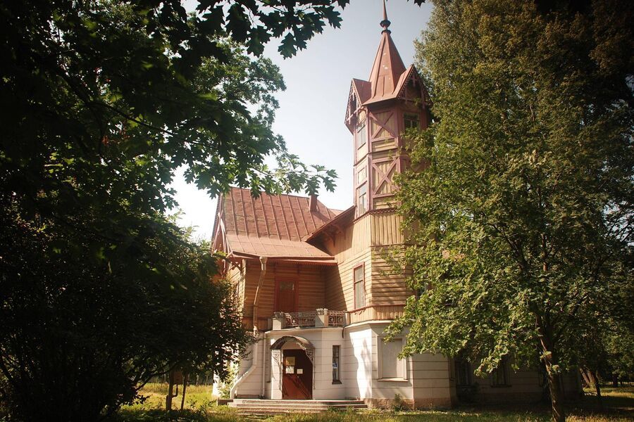 Дом княгини Кугушевой — резной терем на Каменном острове