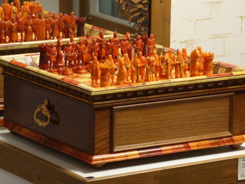 «А для тех, кто находит романтику в петербургской осени, мы организуем мастер-класс по приготовлению глинтвейна. Вы научитесь делать самый пряный и ароматный напиток, с которым так приятно прогуляться даже по дождливым паркам города. Ждем Вас 30 сентября на наших мастер-классах!»