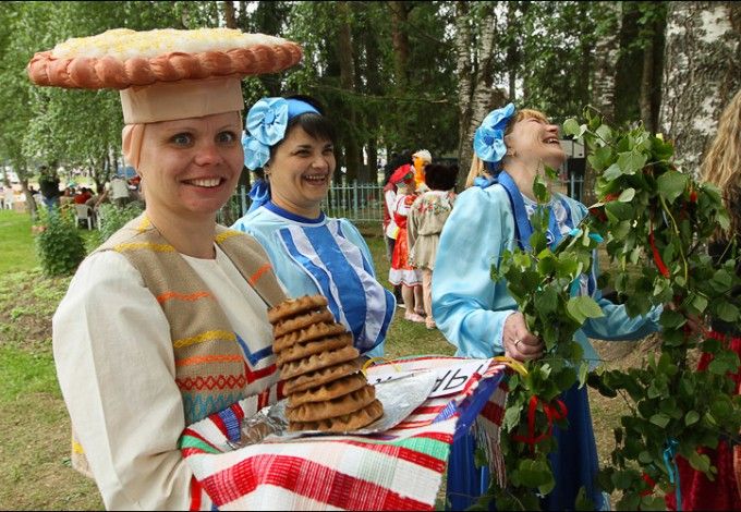 u0412u0435u043fu0441u0441u043au0438u0439 u043fu0440u0430u0437u0434u043du0438u043a u043fu0440u043eu0439u0434u0451u0442 u0432 u043fu043eu0441u0435u043bu043au0435 u0412u0438u043du043du0438u0446u044b