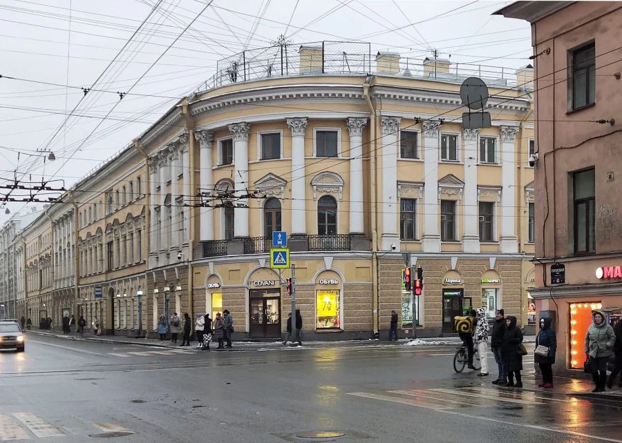 Здание дома Яковлева где располагался гастроном Диета