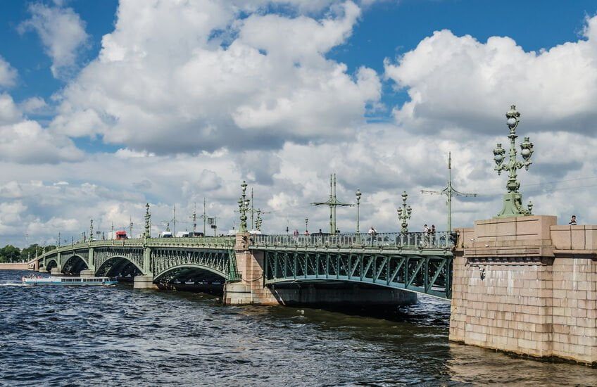 Троицкий мост в Санкт-Петербурге