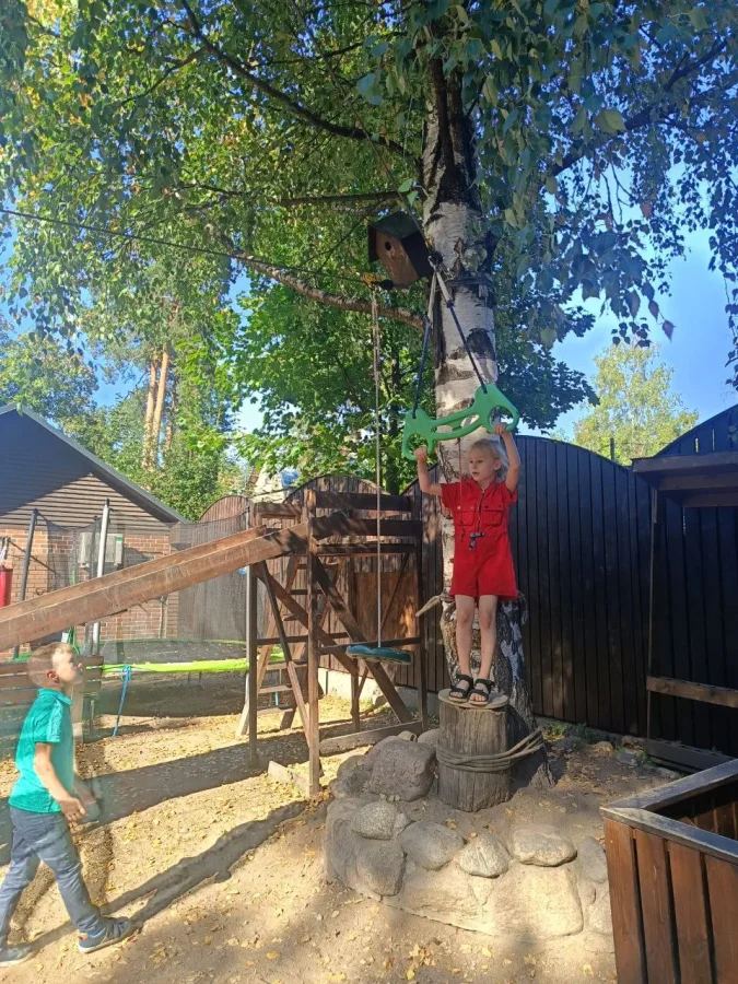 Загородные, языковые, IT и тематические программы для детей 6–17 лет — в том числе кулинарные смены в университете SWISSAM.