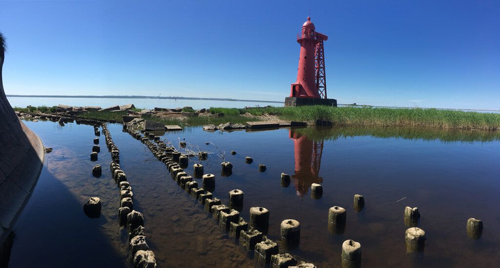 Нижний Николаевский маяк в Кронштадте