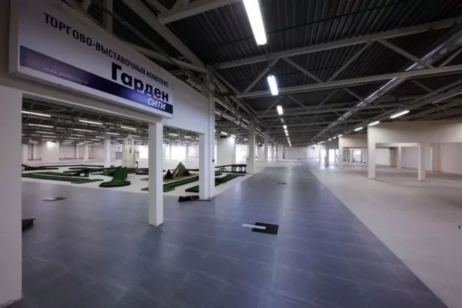 Современный атриум торгово-выставочного комплекса Гарден Сити