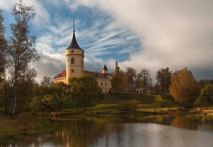 u041eu0434u0438u043d u0434u0435u043du044c u0432 u041fu0430u0432u043bu043eu0432u0441u043au0435: 10 u0438u043du0442u0435u0440u0435u0441u043du044bu0445 u043cu0435u0441u0442