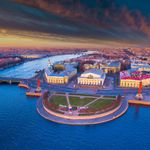 Острова занимают около 80 кв. км: Васильевский, Петроградский, Крестовский и 24 других — естественных и искусственных.
