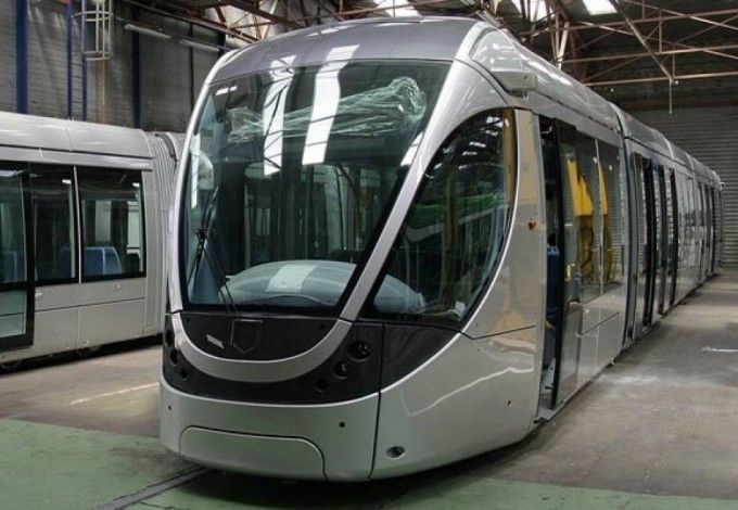 u0414u0432u0435 u043bu0438u043du0438u0438 u043bu0435u0433u043au043eu0440u0435u043bu044cu0441u043eu0432u043eu0433u043e u0442u0440u0430u043cu0432u0430u044f u043fu043eu044fu0432u044fu0442u0441u044f u0432 u041fu0435u0442u0435u0440u0431u0443u0440u0433u0435