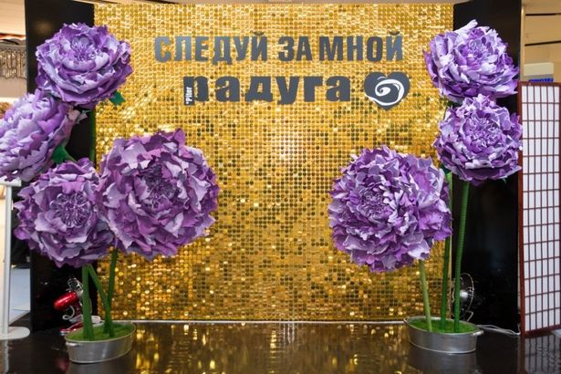 В 2019 году все магазины ТРК «Питер Радуга» порадуют своих посетителей огромными скидками и самыми выгодными предложениями в честь Дня защитника Отечества.&nbsp;Также для всех ценителей шопинга Комплекс подготовил праздничную ярмарку, которая будет радовать покупателей ежедневно, с 20 февраля по 10 марта.