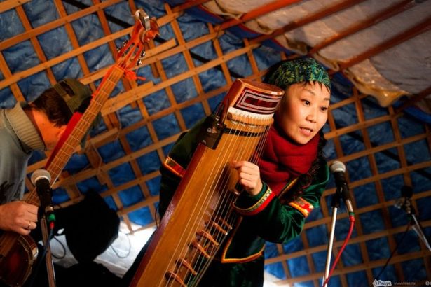 u0412 u043au043eu043du0446u0435 u043bu0435u0442u0430 u0432 u041fu0435u0442u0435u0440u0431u0443u0440u0433u0435 u0432u043fu0435u0440u0432u044bu0435 u043fu0440u043eu0439u0434u0451u0442 u0444u0435u0441u0442u0438u0432u0430u043bu044c u044du0442u043du0438u0447u0435u0441u043au043eu0439 u043cu0443u0437u044bu043au0438