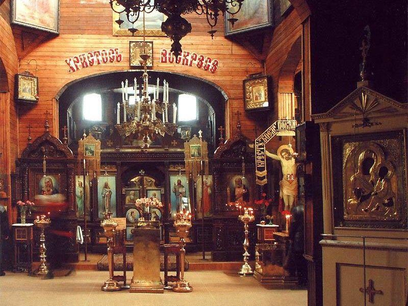 Серафимовское кладбище и церковь Серафима Саровского