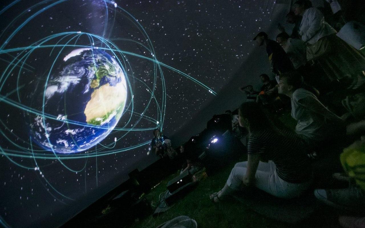 Гаджеты и эксперименты, объемные голограммы и световые инсталляции, выставка картин дополненной реальности и полное погружение в виртуальный мир. Все это ждет гостей фестиваля&nbsp;TECH Weekend с 3 по 6 января в&nbsp;Музее связи А.С. Попова.