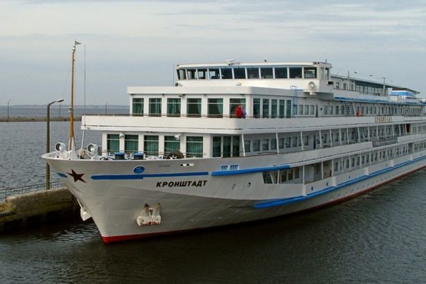 u0424u0438u043du0441u043au0438u0435 u0444u0430u043du0430u0442u044b u043fu043eu0441u0435u043bu044fu0442u0441u044f u043du0430 u0442u0435u043fu043bu043eu0445u043eu0434u0435 u00abu041au0440u043eu043du0448u0442u0430u0434u0442u00bb