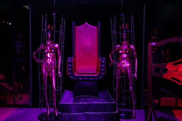 u041cu0443u0437u042du0440u043eu0441: u00abu0420u043eu0437u043eu0432u044bu0439 u043au0440u043eu043bu0438u043au00bb u043eu0442u043au0440u044bu043b u0432 u0421u0430u043du043au0442-u041fu0435u0442u0435u0440u0431u0443u0440u0433u0435 u043cu0443u0437u0435u0439 u043bu044eu0431u0432u0438