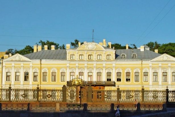 u0412 u043cu0443u0437u0435u0435 u0440u0430u0437u0434u0430u0434u0443u0442 12 u0442u044bu0441u044fu0447 u043au043du0438u0433