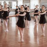 В центре Санкт-Петербурга открылась новая Студия Хореографии «Балет на Фонтанке». Ученики студии изучают основы классической хореографии (основы балета): положения тела, рук и ног, основные движения, а также на уроках растяжки и гимнастики приводят свое тело в тонус, укрепляют мышцы, строят красивый мышечный корсет и развивают пластичность.
