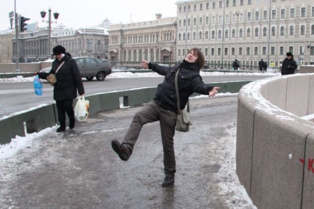 u0417u0438u043cu043eu0439 u043fu0435u0442u0435u0440u0431u0443u0440u0433u0441u043au0438u0435 u0443u043bu0438u0446u044b u0431u0443u0434u0443u0442 u043fu043eu0441u044bu043fu0430u0442u044cu0441u044f u0433u0440u0430u043du0438u0442u043du043eu0439 u043au0440u043eu0448u043au043eu0439 u0432u043cu0435u0441u0442u043e u0441u043eu043bu0438 u0438 u0440u0435u0430u0433u0435u043du0442u043eu0432