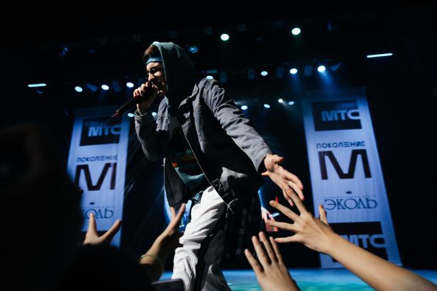 u0421u0442u0430u0442u044c u0437u0432u0435u0437u0434u043eu0439: u043fu0435u0442u0435u0440u0431u0443u0440u0433u0441u043au0438u0435 u043fu043eu0434u0440u043eu0441u0442u043au0438 u0441u043cu043eu0433u0443u0442 u0432u044bu0439u0442u0438 u0438u0437 TikTok u043du0430 u0431u043eu043bu044cu0448u0443u044e u0441u0446u0435u043du0443