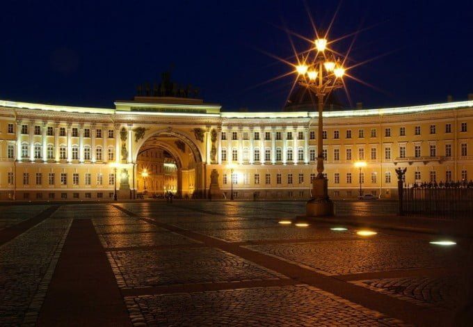 С 4 по 5 ноября в Петербурге пройдет Всероссийская культурная акция «Ночь искусств», в рамках которой организаторы устроят встречи с писателями, актёрами, музыкантами и художниками. Петербуржцев будут ждать различные мастер-классы, выставки, концерты, спектакли. Также, на Фонтанке сыграют пятичасовой концерт ко дню рождения В. А. Моцарта.