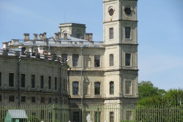 u00abu0425u043eu043bu043eu043fu043au0430u00bb u043fu043eu0437u0434u0440u0430u0432u0438u0442 u0413u0430u0442u0447u0438u043du0441u043au0438u0439 u0434u0432u043eu0440u0435u0446 u0441 u044eu0431u0438u043bu0435u0435u043c