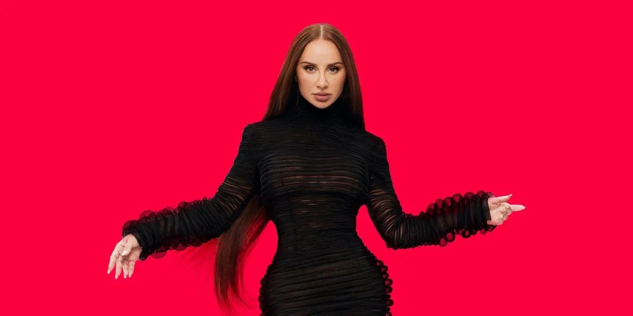 21 июня главная поп-звезда страны выступит на СКА Арене с грандиозным театрализованным представлением. Билеты от 12 000₽, многие места уже раскуплены.