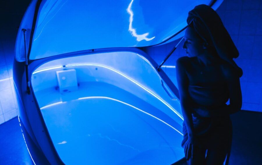 Современный флотарий в Санкт-Петербурге с капсулами для флоатинга и специальной зоной релаксации после процедур