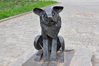 Новый Эстетический регламент вступит в силу с осени этого года. По новым правилам высота букв в рекламе не должна превышать 62 сантиметра.  За нарушение Этетического регламента предпринимателям грозит штраф от 30 до 100 тысяч рублей.