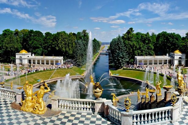 15 u0430u0432u0433u0443u0441u0442u0430 1723 u0433u043eu0434u0430 u0431u044bu043bu0430 u043eu0442u043au0440u044bu0442u0430 u043bu0435u0442u043du044fu044f u0438u043cu043fu0435u0440u0430u0442u043eu0440u0441u043au0430u044f u0440u0435u0437u0438u0434u0435u043du0446u0438u044f u2013 u041fu0435u0442u0435u0440u0433u043eu0444