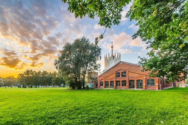 u0418u043du0442u0435u0440u0435u0441u043du044bu0439 u043cu0430u0440u0448u0440u0443u0442 u0432u043eu043au0440u0443u0433 u0441u0442u0430u043du0446u0438u0439 u00abu041fu043eu043bu0438u0442u0435u0445u043du0438u0447u0435u0441u043au0430u044fu00bb u0438 u00abu0410u043au0430u0434u0435u043cu0438u0447u0435u0441u043au0430u044fu00bb