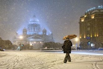 По прогнозам синоптиков, вместе с приходом зимы в Петербург вновь придут похолодание и снегопады. А пока в ближайшие 10 дней в городе будет царить плюсовая температура и дожди.