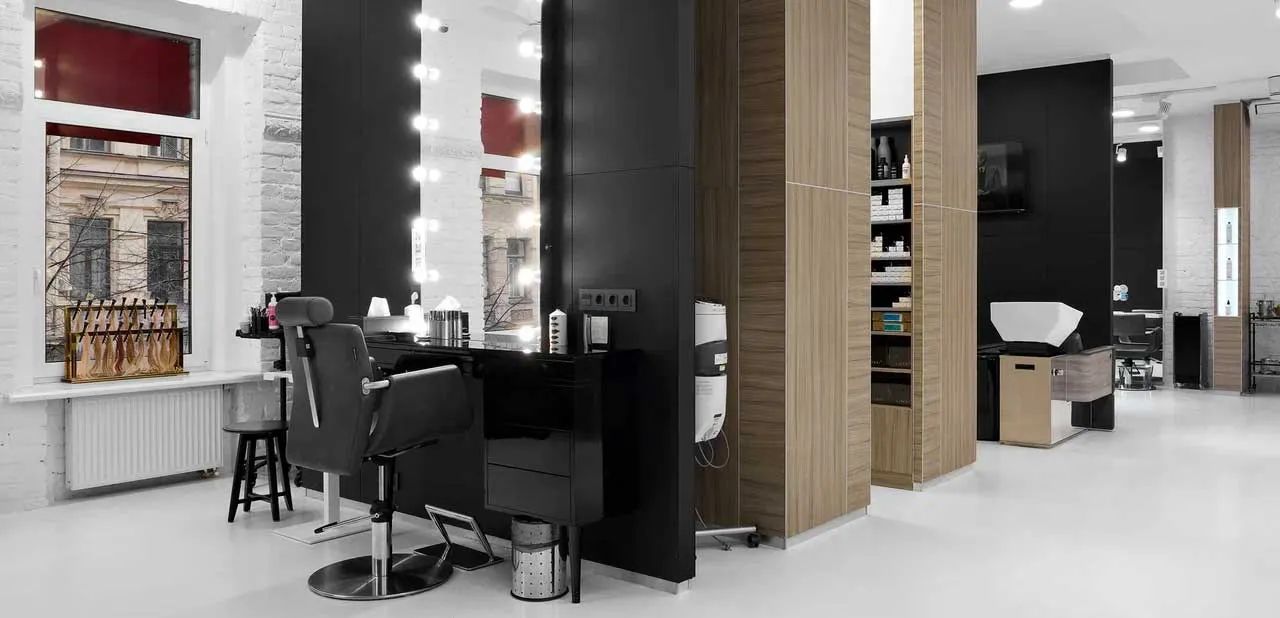 Парикмахерский зал салона Beauty Lounge на Лахтинской