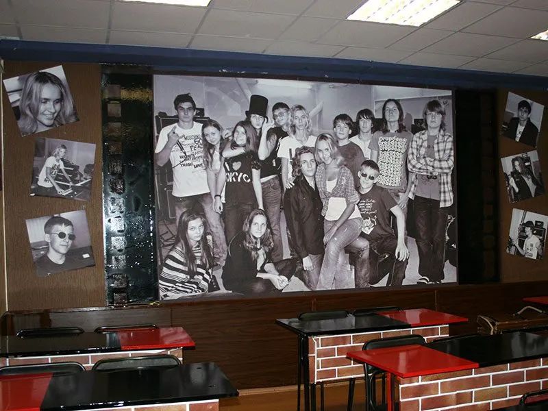 Историческое здание школы Взмах с современным внутренним обустройством, учебными лабораториями и школьными предприятиями