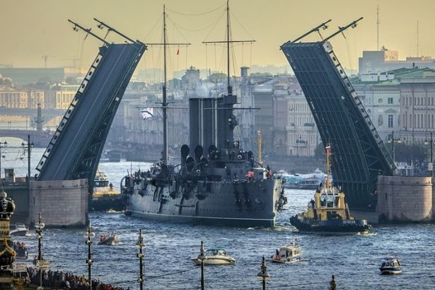 u041au0440u0435u0439u0441u0435u0440 u00abu0410u0432u0440u043eu0440u0430u00bb u0432u043eu0437u0432u0440u0430u0449u0430u0435u0442u0441u044f u0432 u0430u043au0432u0430u0442u043eu0440u0438u044e u041du0435u0432u044b