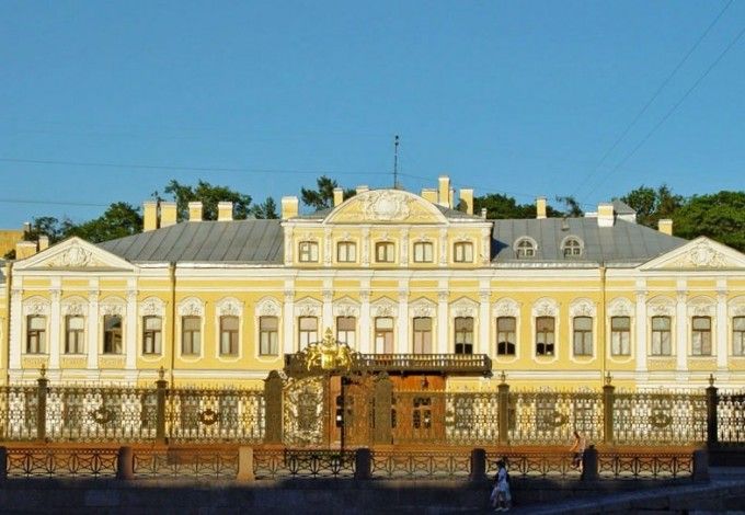 u0412 u043cu0443u0437u0435u0435 u0440u0430u0437u0434u0430u0434u0443u0442 12 u0442u044bu0441u044fu0447 u043au043du0438u0433