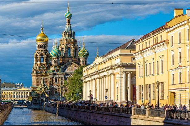 В ночь на 31 января жители Петербурга и Ленобласти наблюдали в небе суперлуние. Это редкое астрономическое явление можно было увидеть с нашей планеты из-за того, что Луна максимально приблизилась к Земле.&nbsp;