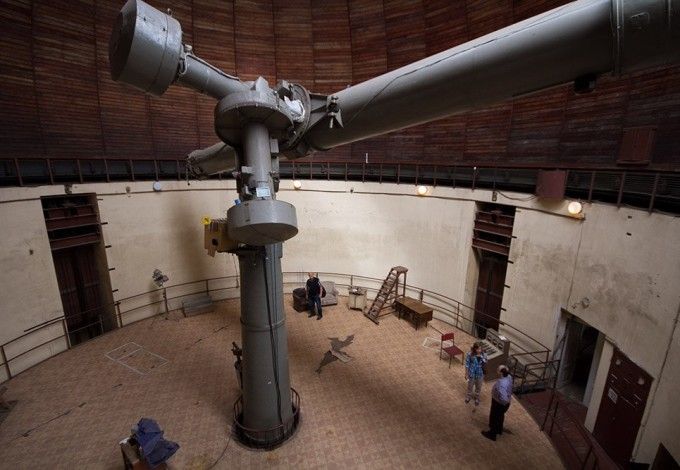 u0412u043cu0435u0441u0442u043e u043au0443u0440u043eu0440u0442u0430 u0438 u0433u043eu0441u0442u0438u043du0438u0446u044b - u0442u0435u043bu0435u0441u043au043eu043f