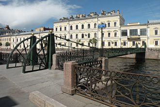 В Петербурге в честь 75-летия прорыва блокады Ленинграда, 18 января, зажгут сотни свечей на набережной у мемориала «Блокадная полынья» на Фонтанке, где ветераны расскажут про жизнь в осажденном городе. Также мероприятие будет сопровождаться музыкой Шостаковича.