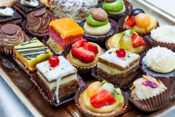 u041fu0435u0442u0435u0440u0431u0443u0440u0436u0446u044b u0433u043bu0430u0432u043du044bu0435 u0441u043bu0430u0434u043au043eu0435u0436u043au0438 u0441u0442u0440u0430u043du044b