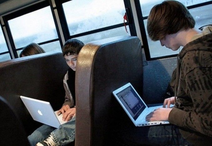 u0412 u043fu0435u0442u0435u0440u0431u0443u0440u0433u0441u043au0438u0445 u0430u0432u0442u043eu0431u0443u0441u0430u0445 u043cu043eu0436u0435u0442 u043fu043eu044fu0432u0438u0442u044cu0441u044f u0431u0435u0441u043fu043bu0430u0442u043du044bu0439 Wi-Fi