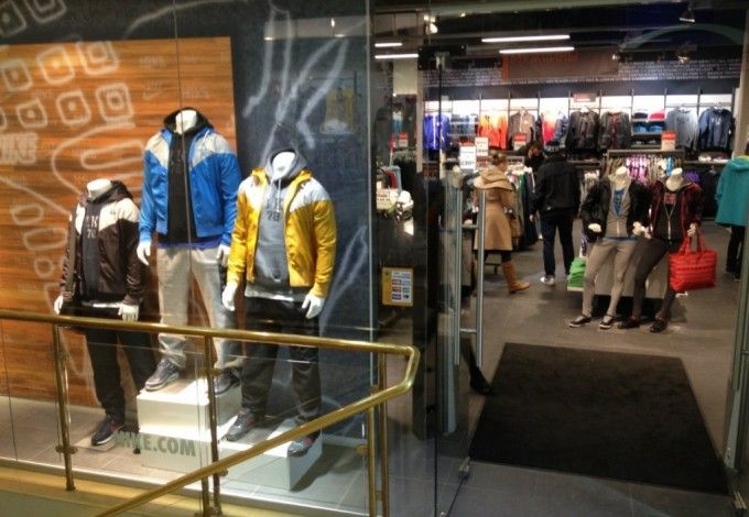 u041cu0430u0433u0430u0437u0438u043du044b u041fu0435u0442u0435u0440u0431u0443u0440u0433u0430 u0441 u0440u0430u0441u043fu0440u043eu0434u0430u0436u0430u043cu0438 u0438 u0432u0435u0447u043du044bu043cu0438 u0441u043au0438u0434u043au0430u043cu0438