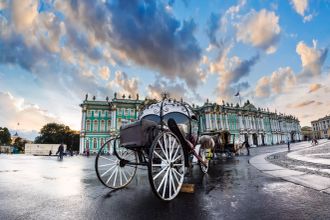 8 км от «Адмиралтейской»: Исаакиевская площадь, Исаакиевский собор и все главные достопримечательности исторического центра.