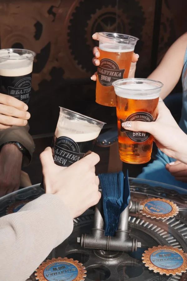 В пространстве «Севкабель Порт» открылся первый поп-ап бар «Балтика Brew», оформленный в необычной промышленной эстетике. Проект будет работать в течение всего теплого сезона и станет частью одноименной экосистемы премиального российского пивоварения, объединяющей новые сорта, авторские рецептуры и современные подходы к развитию пивной культуры.
