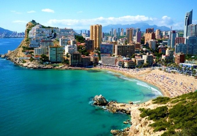 u0418u0441u043fu0430u043du0438u044f u0432u044bu0441u0442u0443u043fu0430u0435u0442 u0437u0430 u043eu0442u043cu0435u043du0443 u0432u0438u0437 u0434u043bu044f u0440u043eu0441u0441u0438u0439u0441u043au0438u0445 u0442u0443u0440u0438u0441u0442u043eu0432