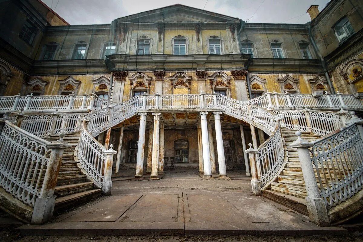 Среди шумного мегаполиса и его пригородов скрываются настоящие жемчужины истории – старинные дворянские усадьбы. Эти исторические поместья хранят уникальное наследие, вдохновляли великих творцов и сегодня открывают двери для посетителей.